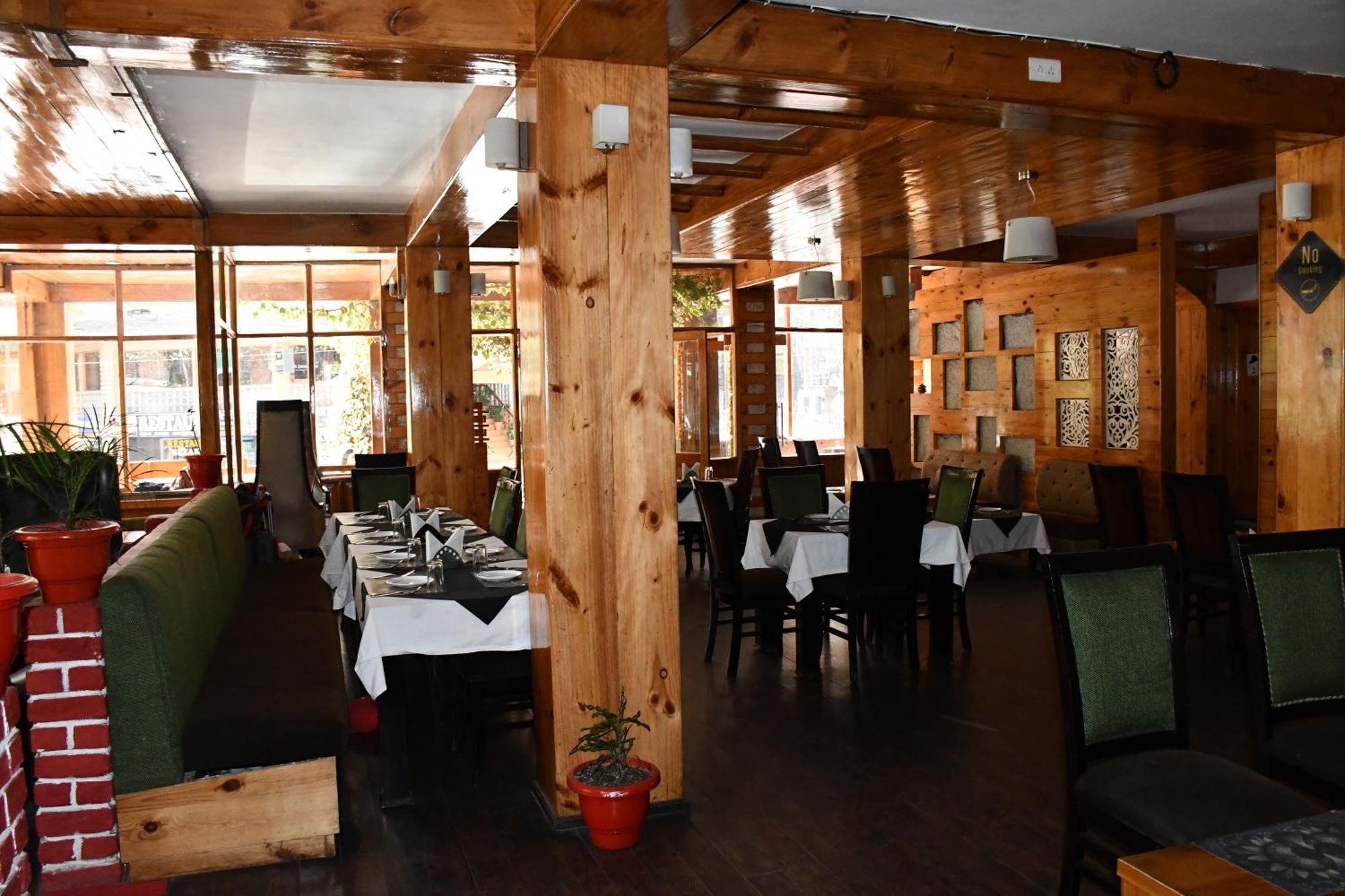 The Whispering Inn Resort And Bar Manāli Kültér fotó