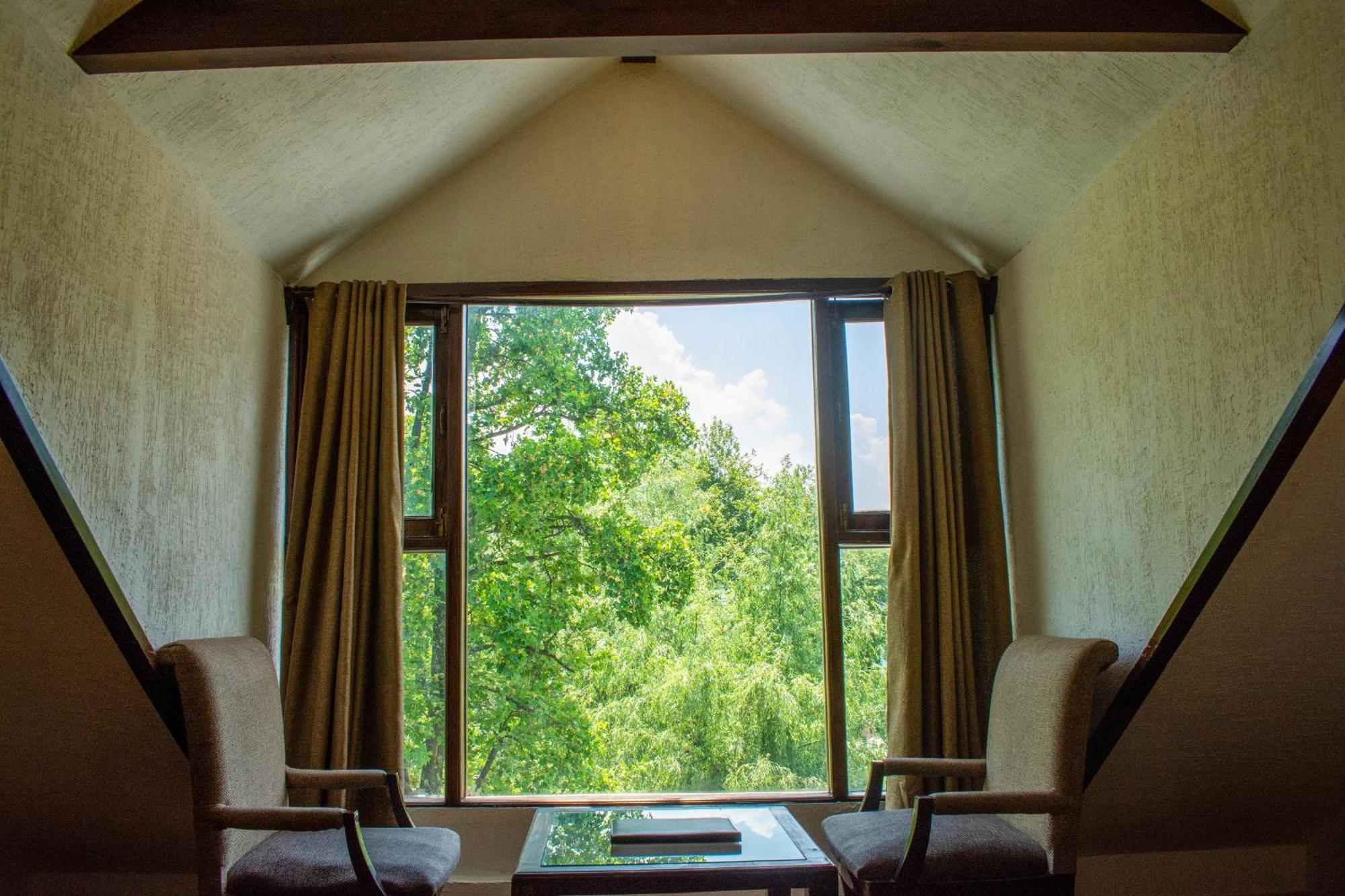 The Whispering Inn Resort And Bar Manāli Kültér fotó