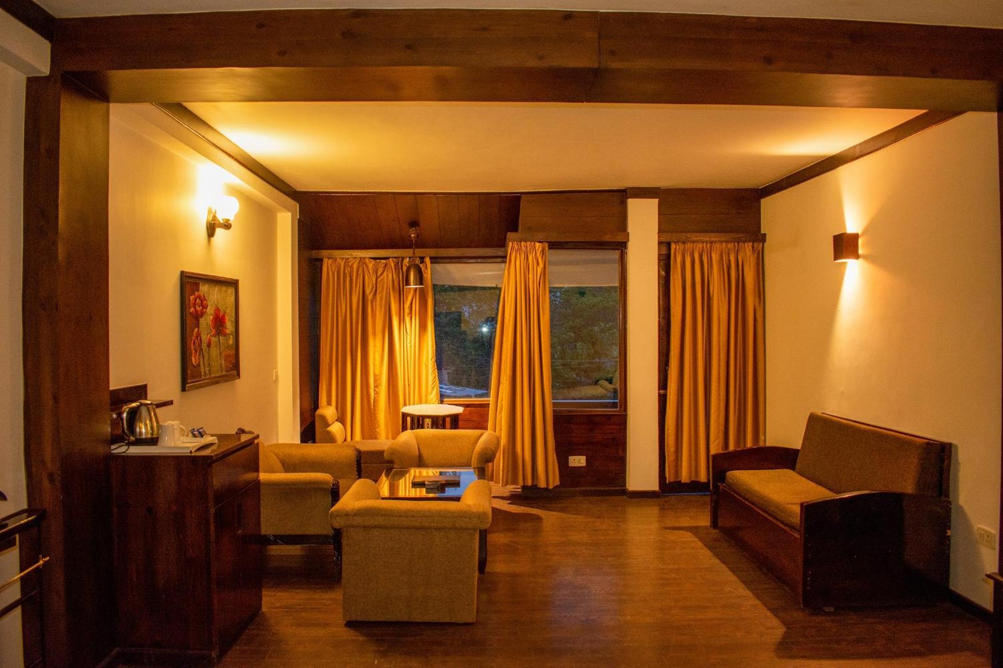 The Whispering Inn Resort And Bar Manāli Kültér fotó