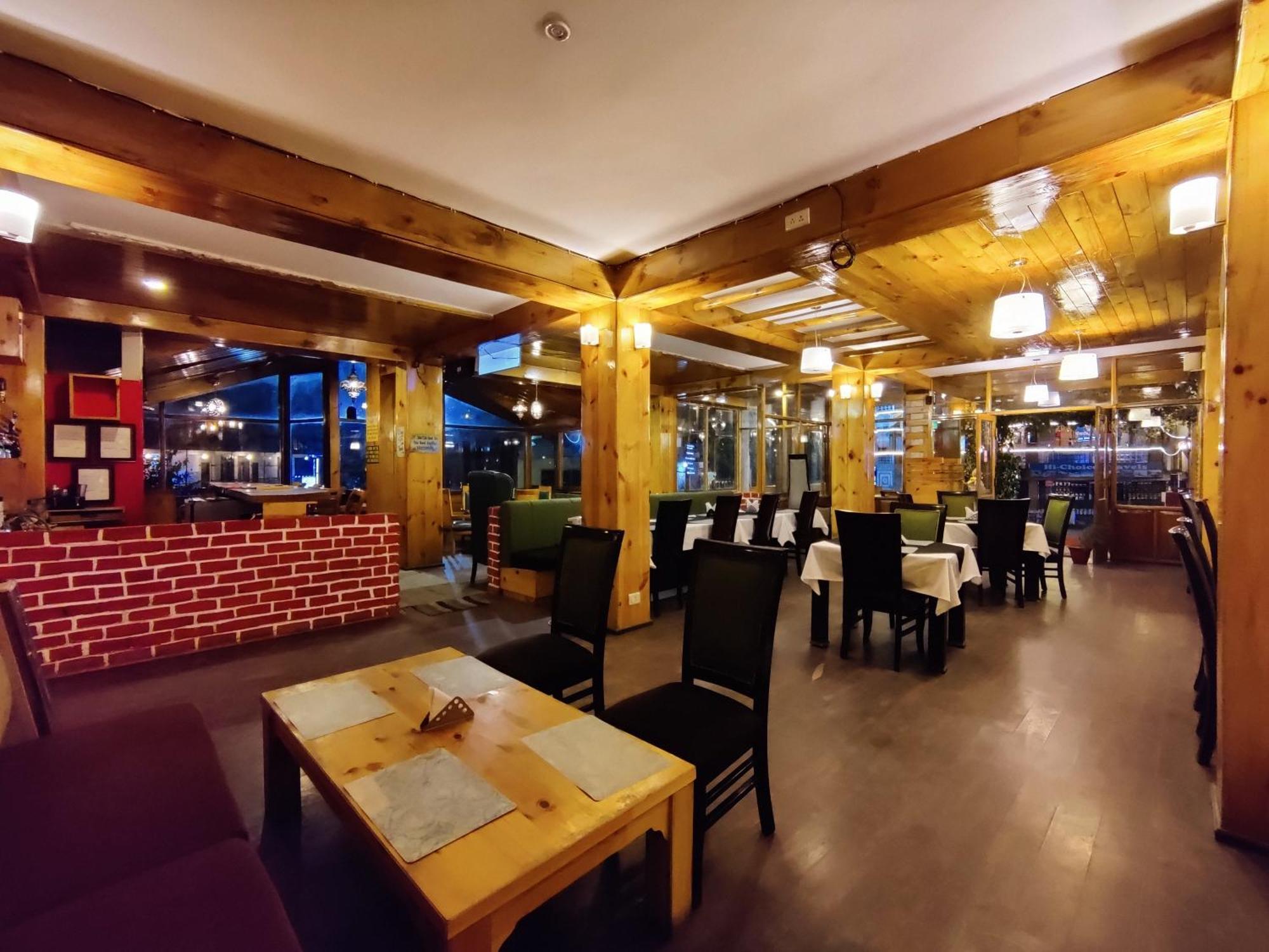 The Whispering Inn Resort And Bar Manāli Kültér fotó