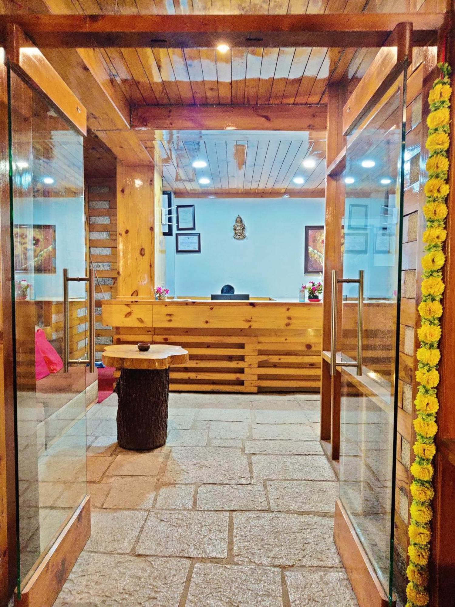 The Whispering Inn Resort And Bar Manāli Kültér fotó