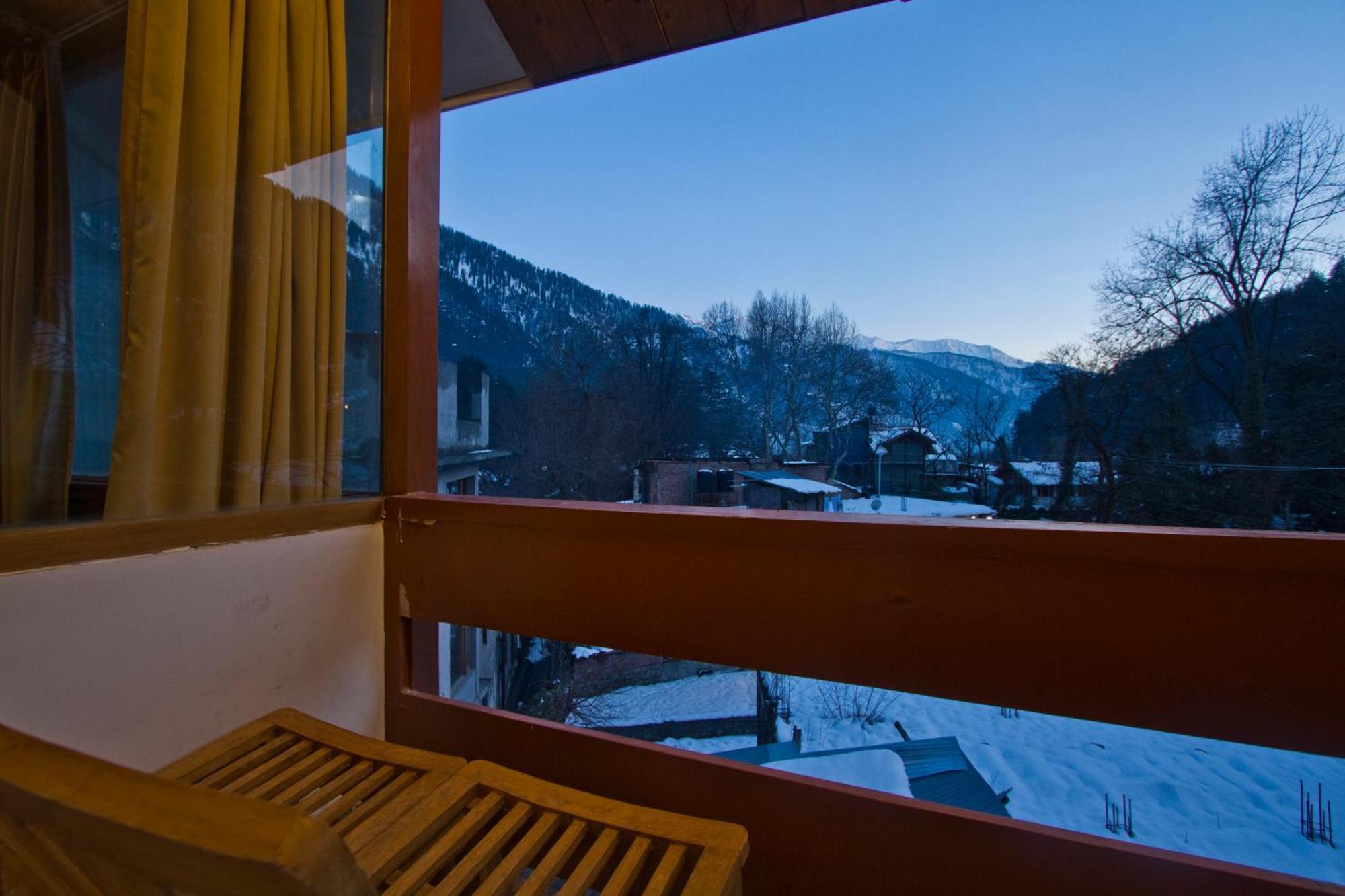 The Whispering Inn Resort And Bar Manāli Kültér fotó
